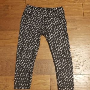 Sz SP, black with white stripes, Zella leggings